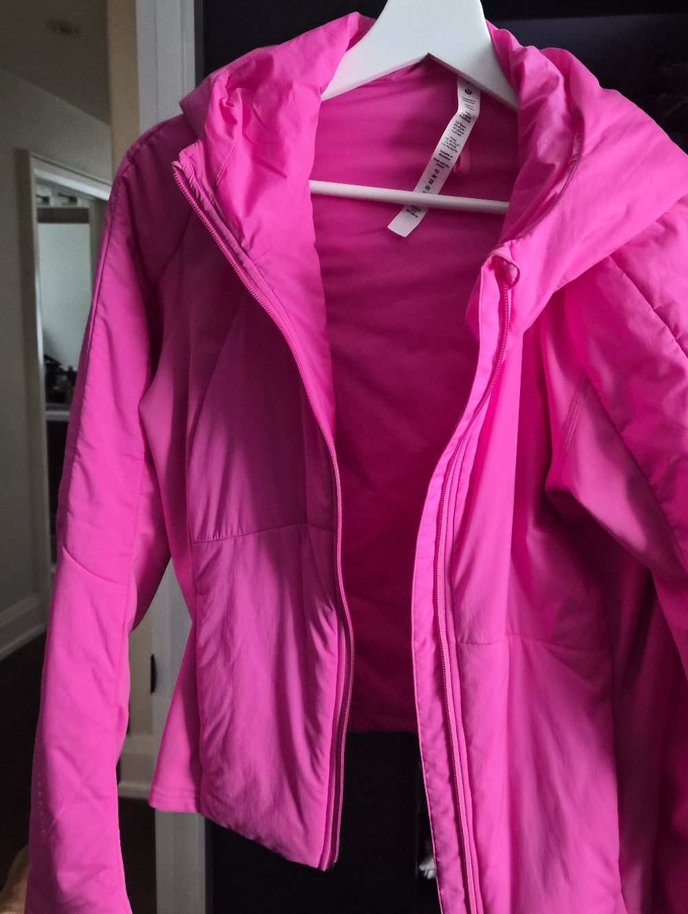 Women's Hot Pink Lululemon Hooded Jacket - Stylish Lightweight Coat - Picture 5 of 5